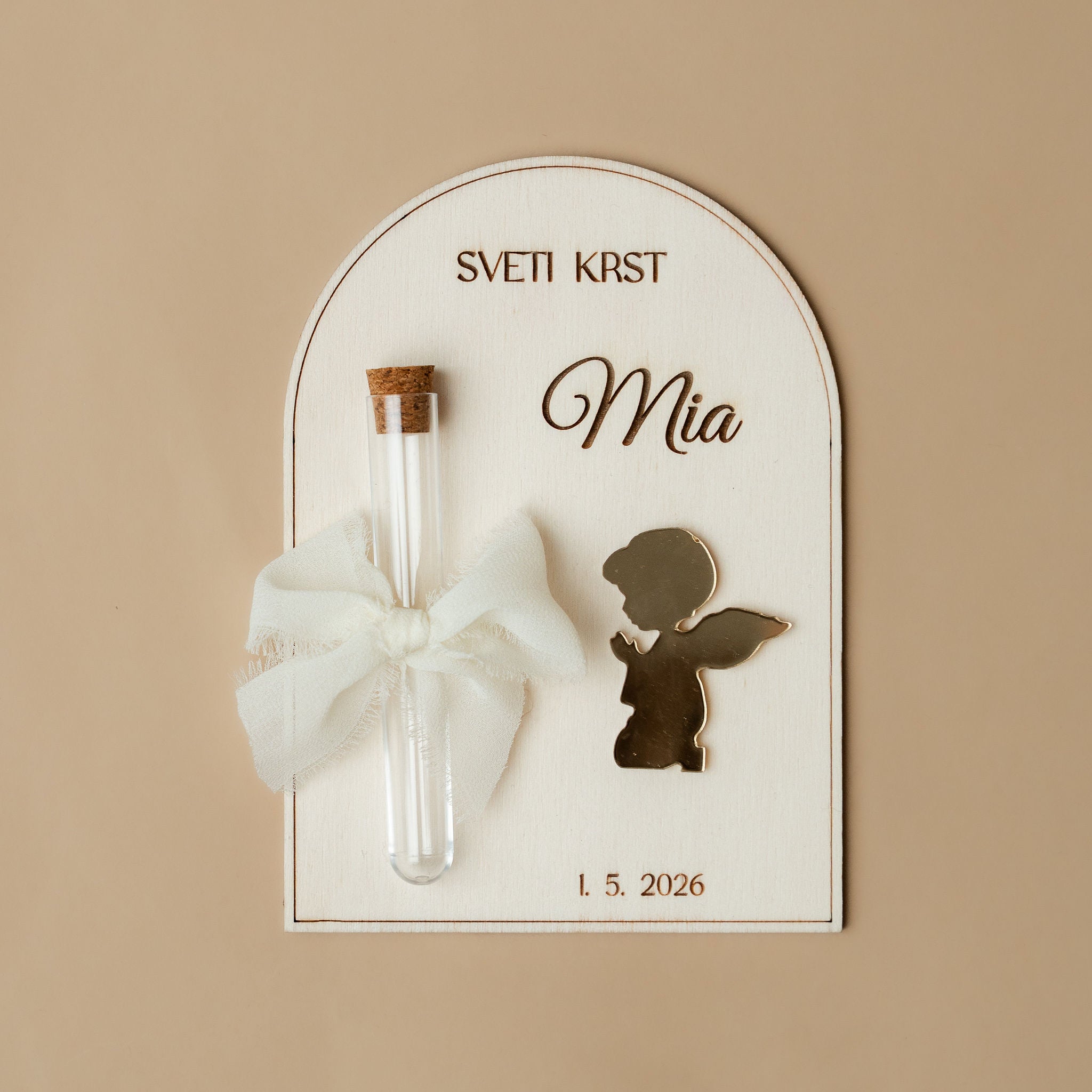 Lesena darilna tablica s šopkom suhega cvetja