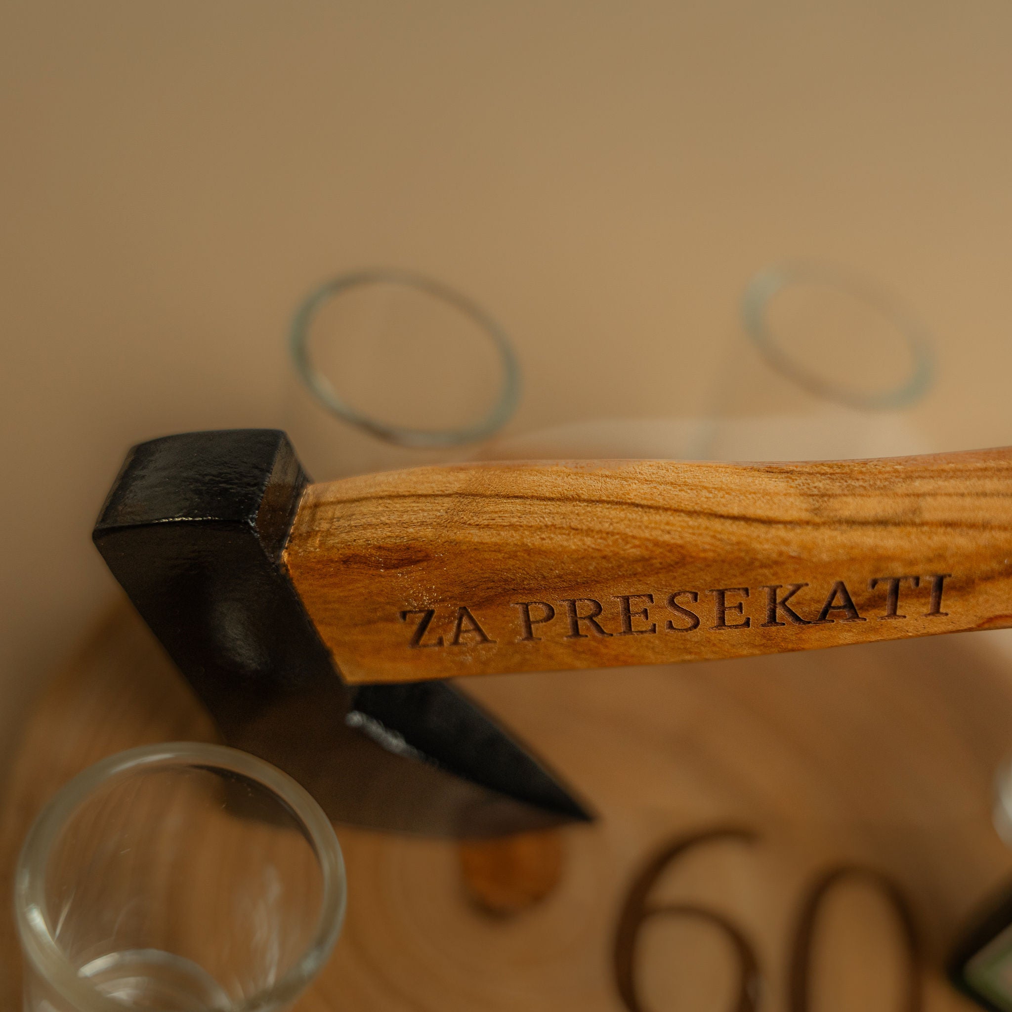 Podstavek "za presekati"